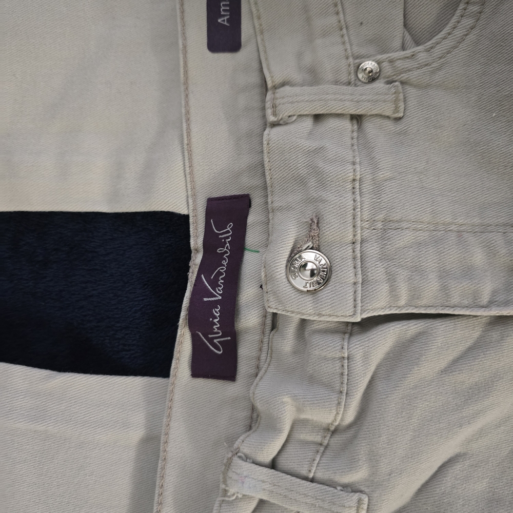 Gloria Vanderbilt Cream Trousers